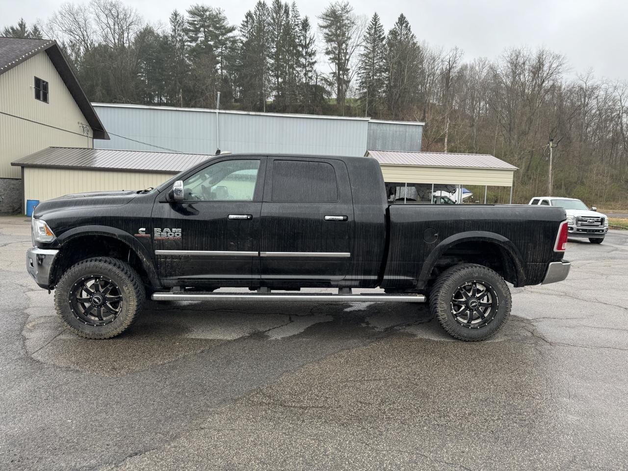 RAM2500 MEGA CAB 4X44