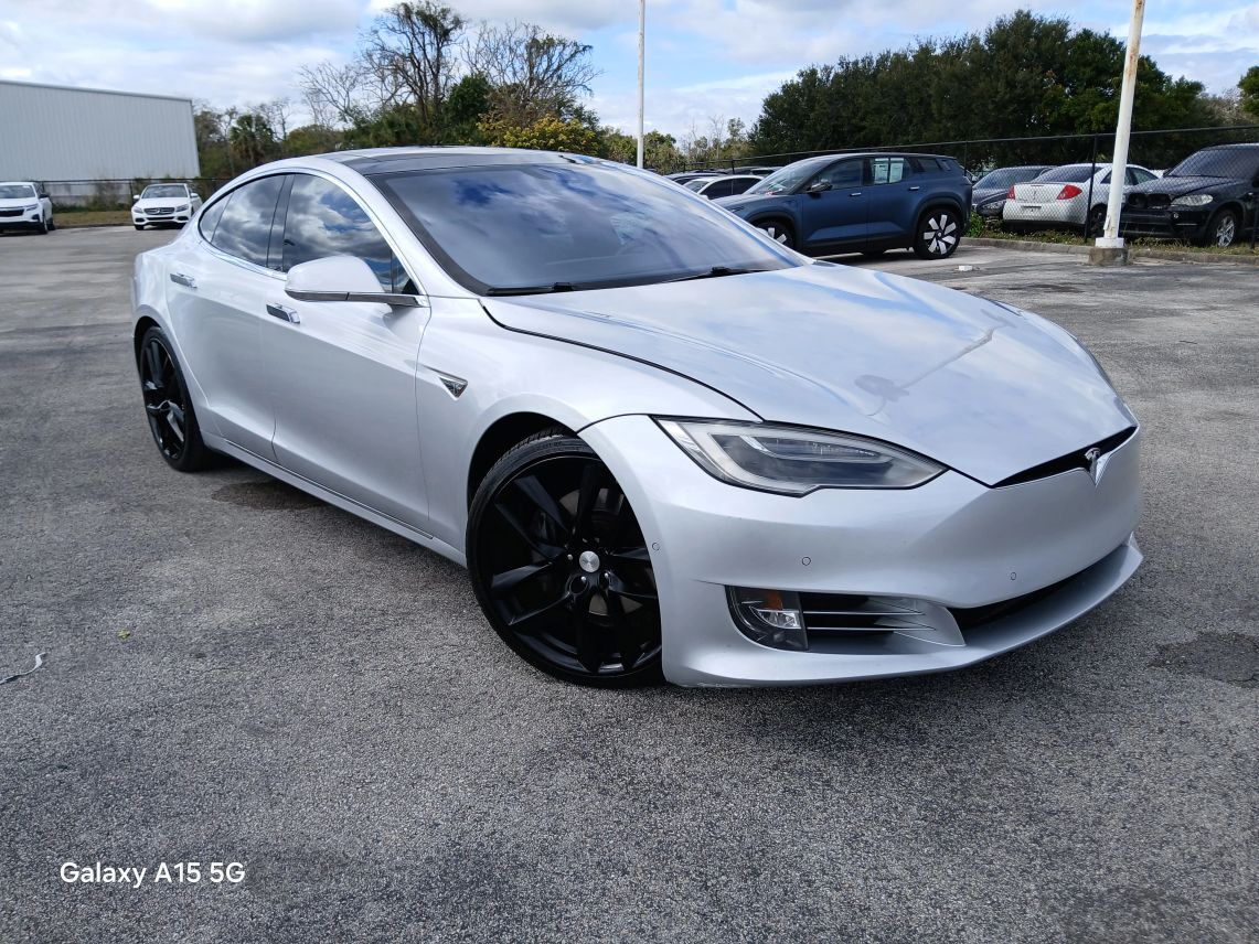 2016 Tesla Model S's photo