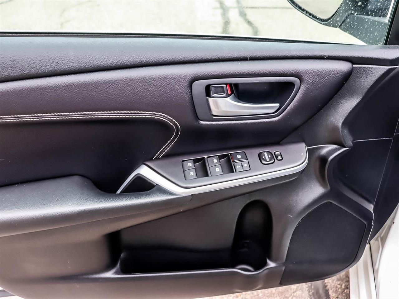 2016 Toyota Camry Hybrid XLE Mississauga ON