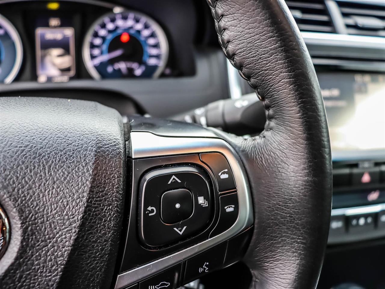 2016 Toyota Camry Hybrid XLE Mississauga ON