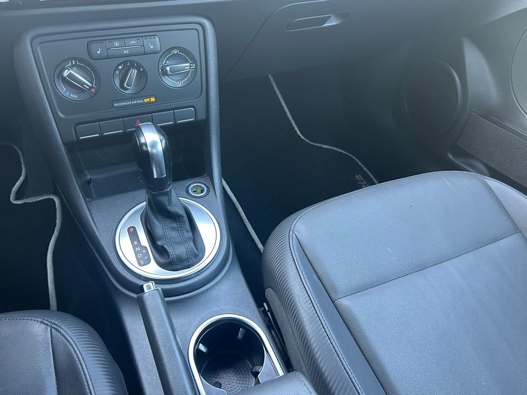 2016 Volkswagen Beetle 1.8T Classic Tampa FL