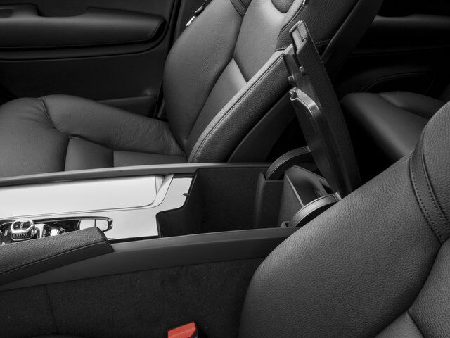 2016 Volvo XC90 T5 Momentum Appleton WI