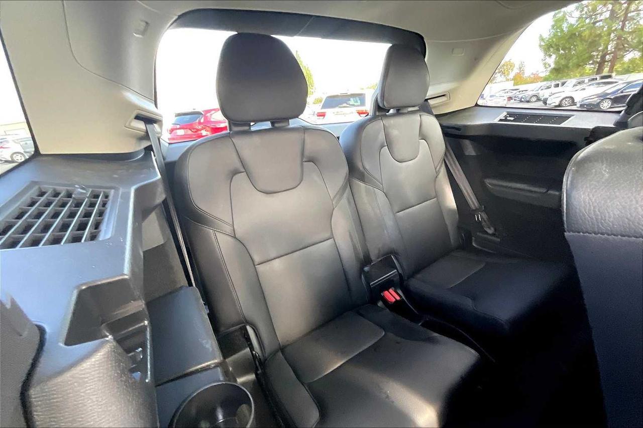 2016 Volvo XC90 T6 Momentum Roseville CA