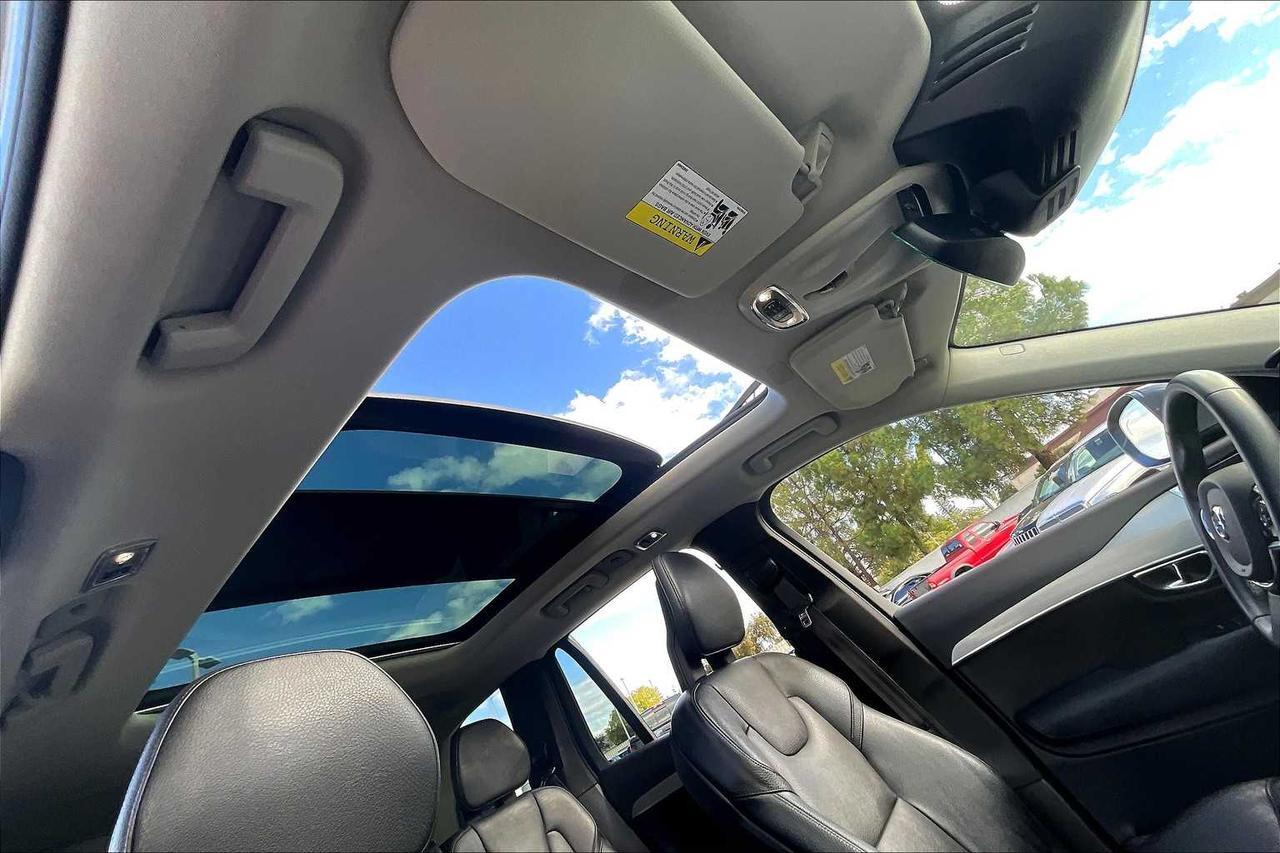 2016 Volvo XC90 T6 Momentum Roseville CA