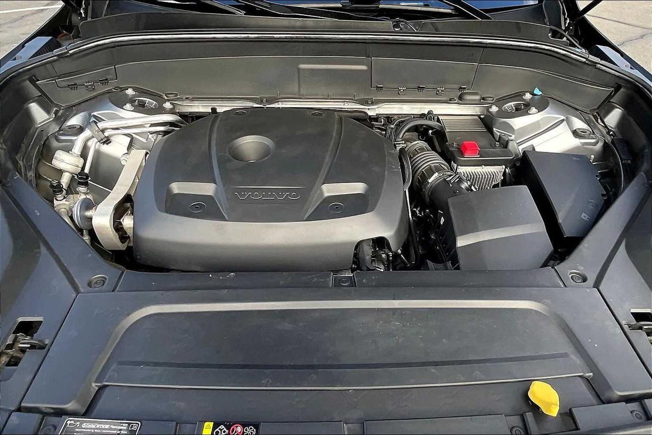 2016 Volvo XC90 T6 Momentum Roseville CA