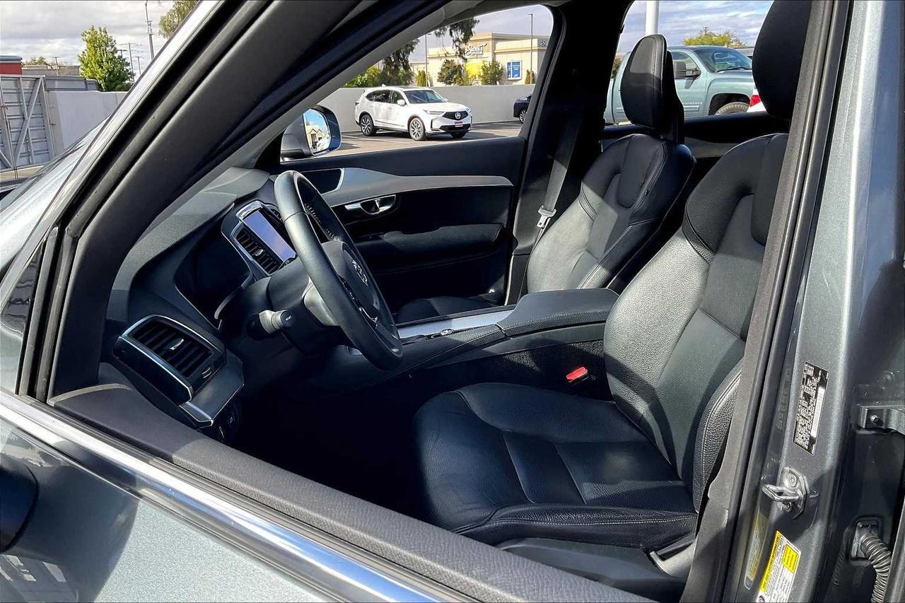 2016 Volvo XC90 T6 Momentum Roseville CA