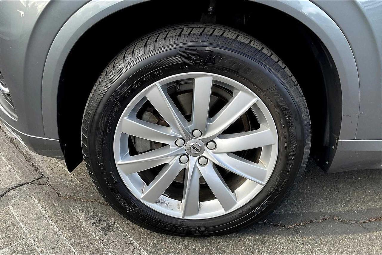 2016 Volvo XC90 T6 Momentum Roseville CA