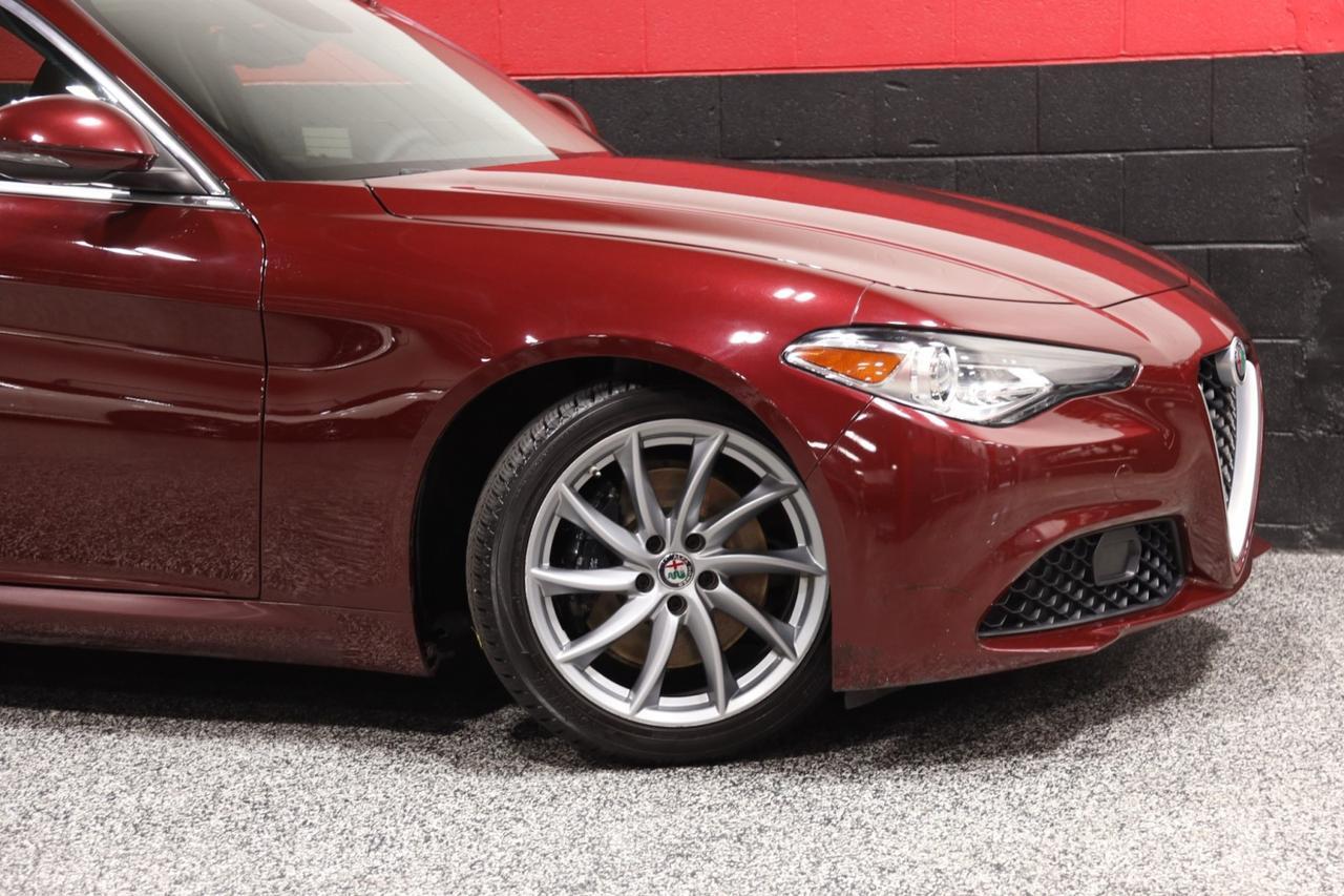 2017 Alfa Romeo Giulia 4dr Sedan 2017 Alfa Romeo Giulia 4dr Sedan
