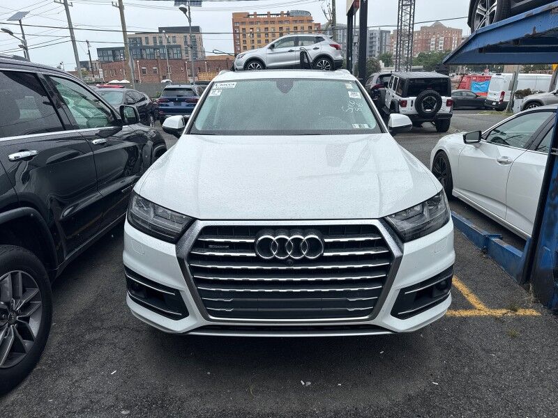 2017 Audi Q7 3.0T Prestige AWD/4WD w/ Prestige Package 2017 Audi Q7 3.0T Prestige AWD/4WD w/ Prestige Package