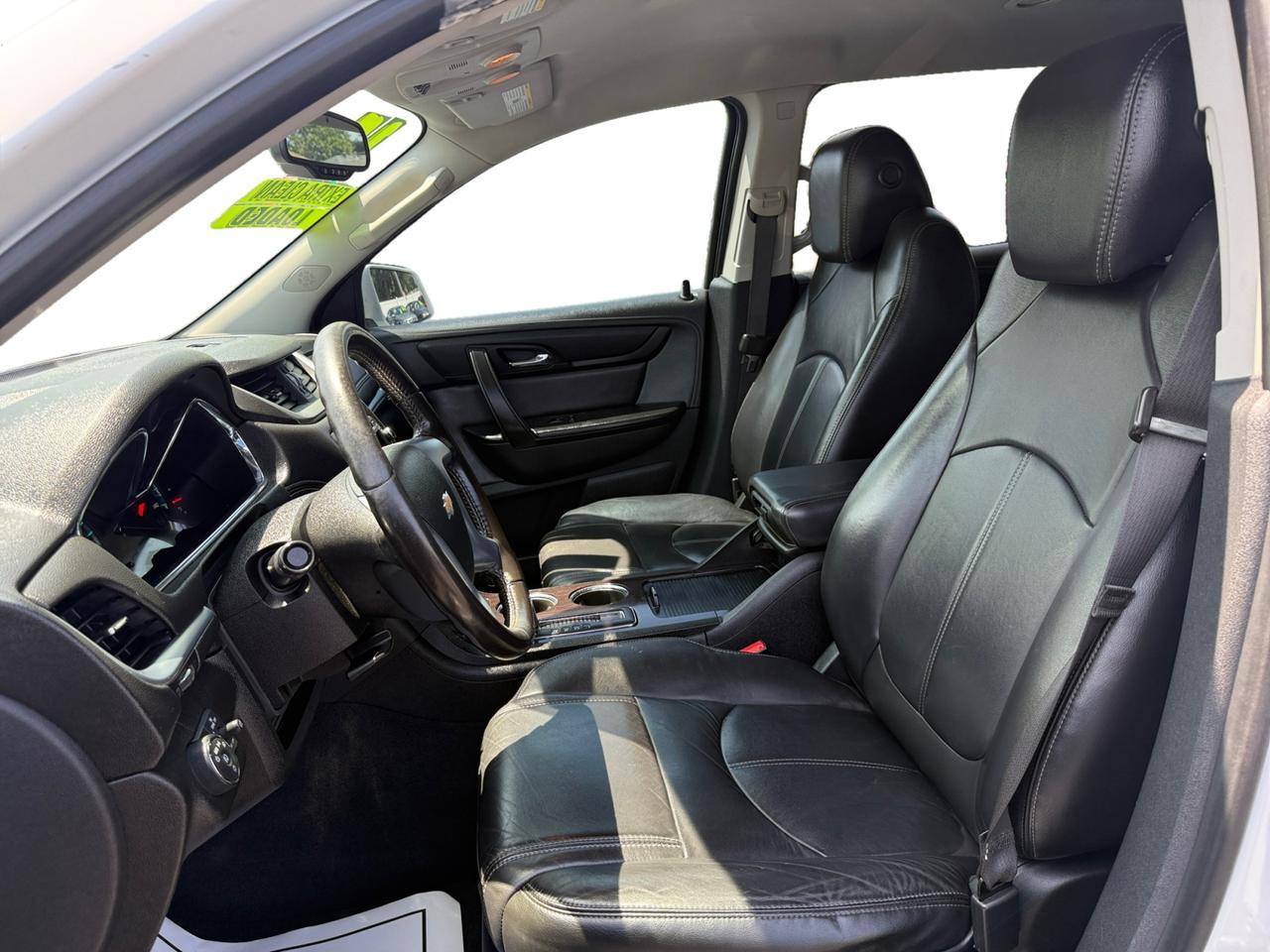 2017 CHEVROLET TRAVERSE 2LT Kansas City MO 2017 CHEVROLET TRAVERSE 2LT Kansas City MO