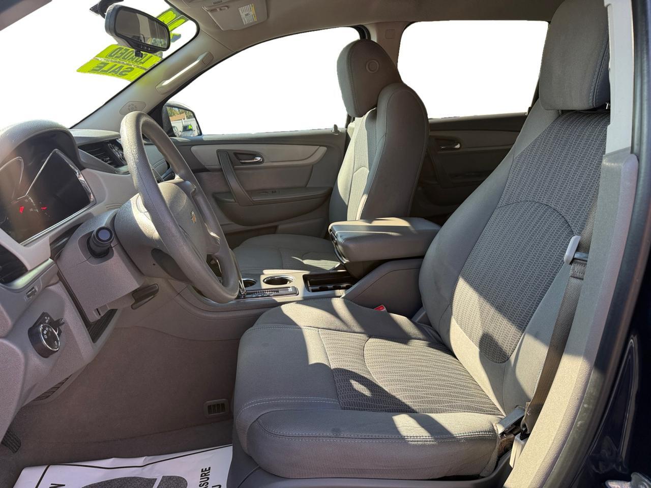 2017 CHEVROLET TRAVERSE LS LS Kansas City MO 2017 CHEVROLET TRAVERSE LS LS Kansas City MO