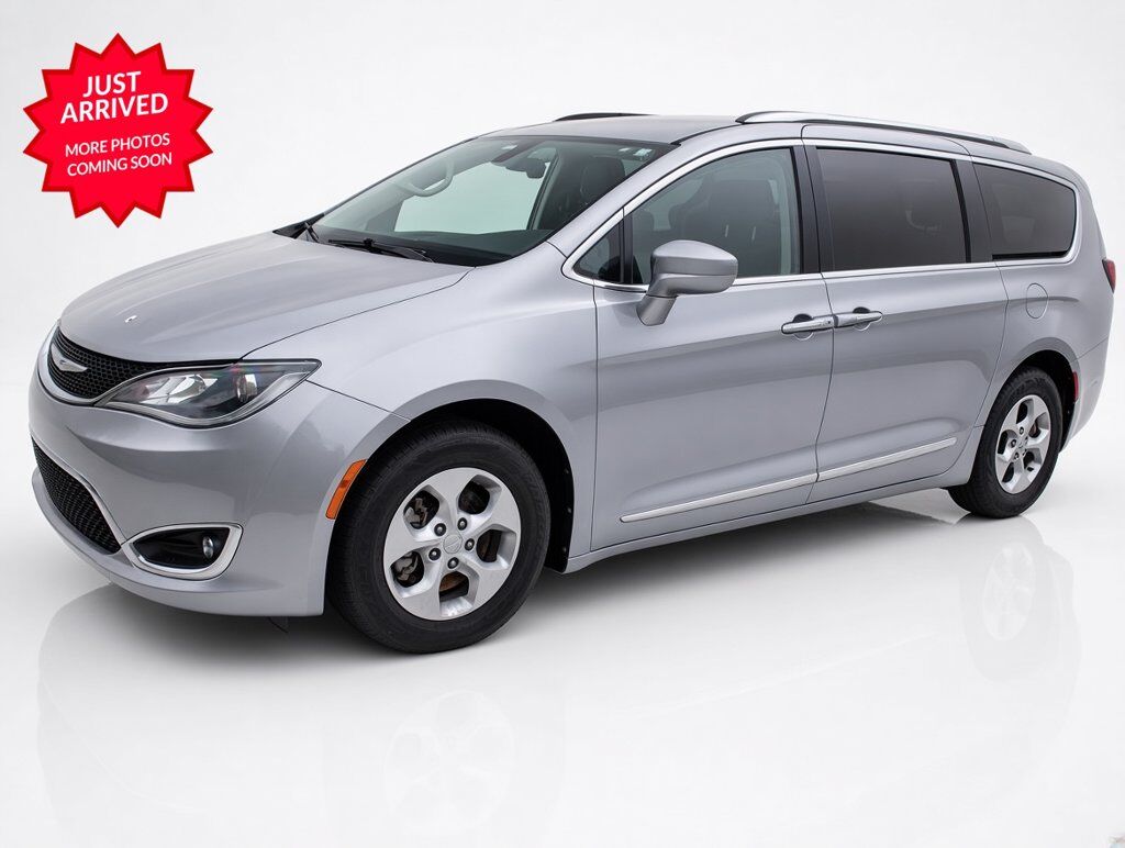 2017 Chrysler Pacifica Touring L Plus