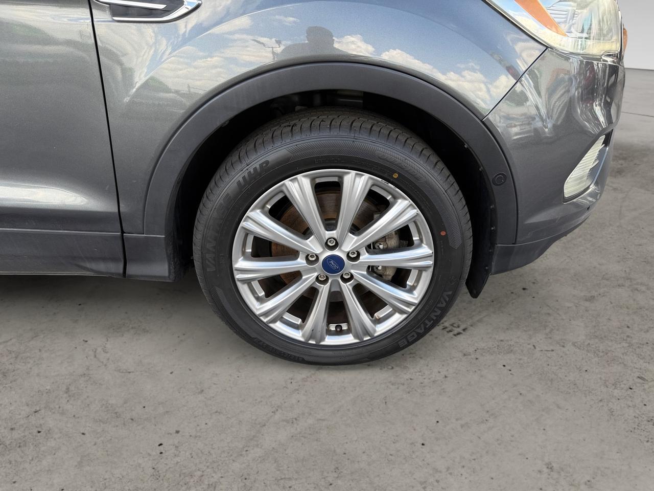 2017 FORD ESCAPE TITANIUM Kansas City MO 2017 FORD ESCAPE TITANIUM Kansas City MO