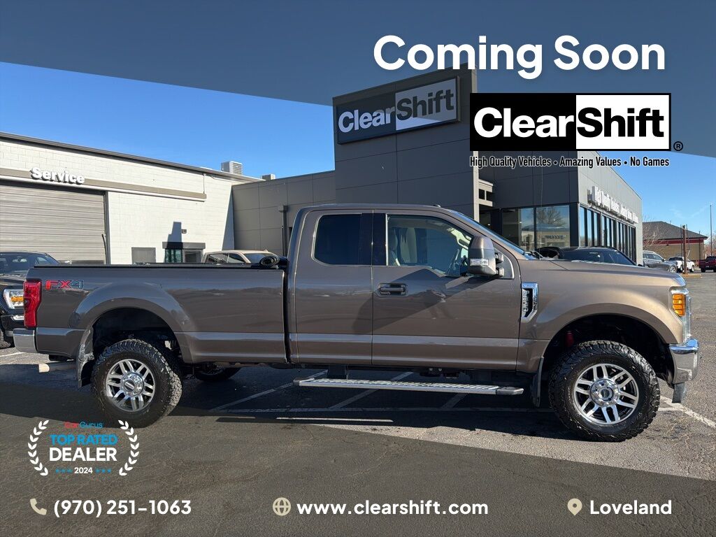 2017 Ford F-350 Super Duty Lariat's photo