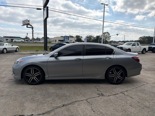 2017 Honda Accord Sport's photo