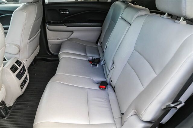 2017 Honda Pilot Touring Renton WA 2017 Honda Pilot Touring Renton WA