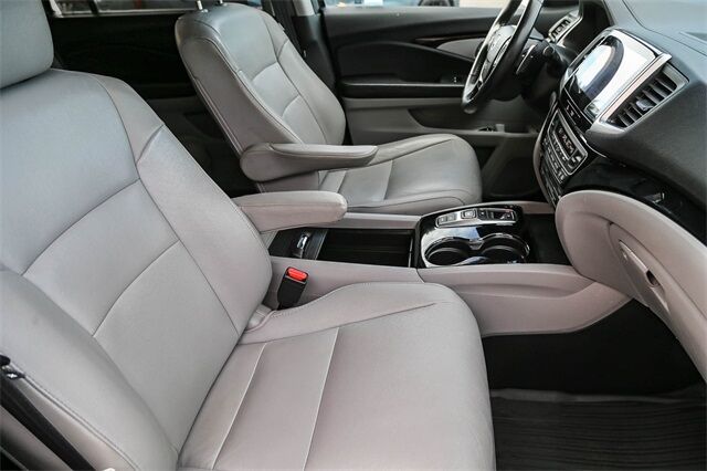 2017 Honda Pilot Touring Renton WA 2017 Honda Pilot Touring Renton WA