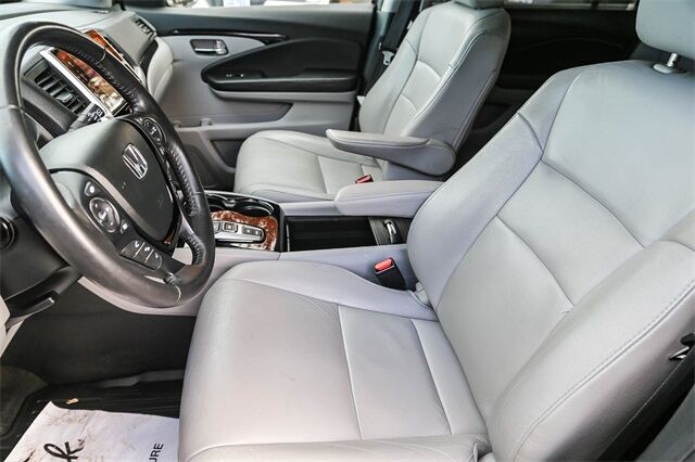 2017 Honda Pilot Touring Renton WA 2017 Honda Pilot Touring Renton WA