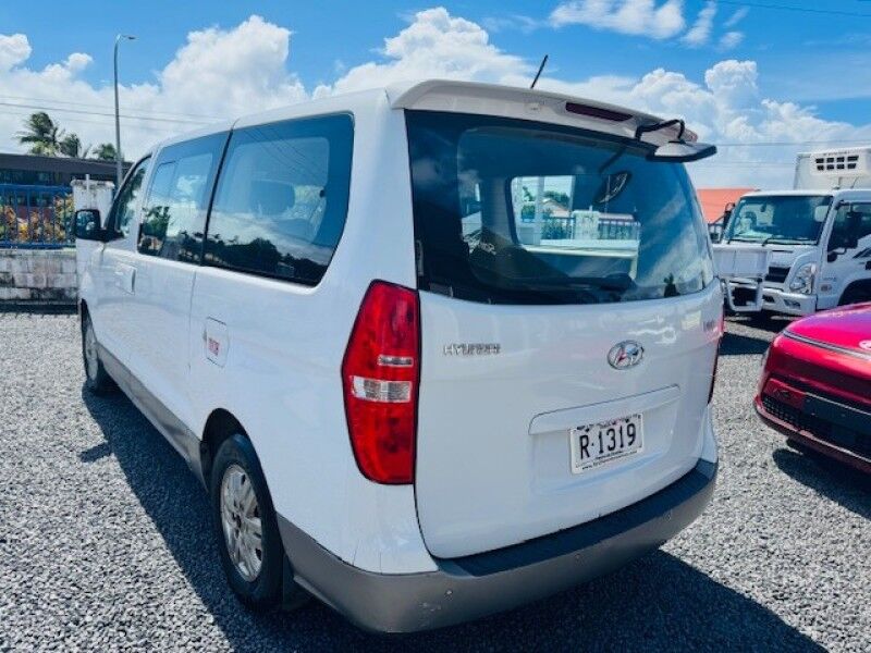 2017 Hyundai H1 6-Passenger Van (2.5L Diesel) Vaitele 2017 Hyundai H1 6-Passenger Van (2.5L Diesel) Vaitele