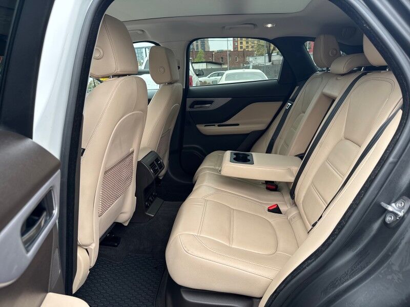 2017 Jaguar F-PACE 35t Prestige AWD Arlington VA