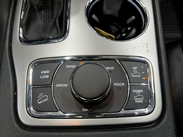 2017 Jeep Grand Cherokee Summit Oshkosh WI