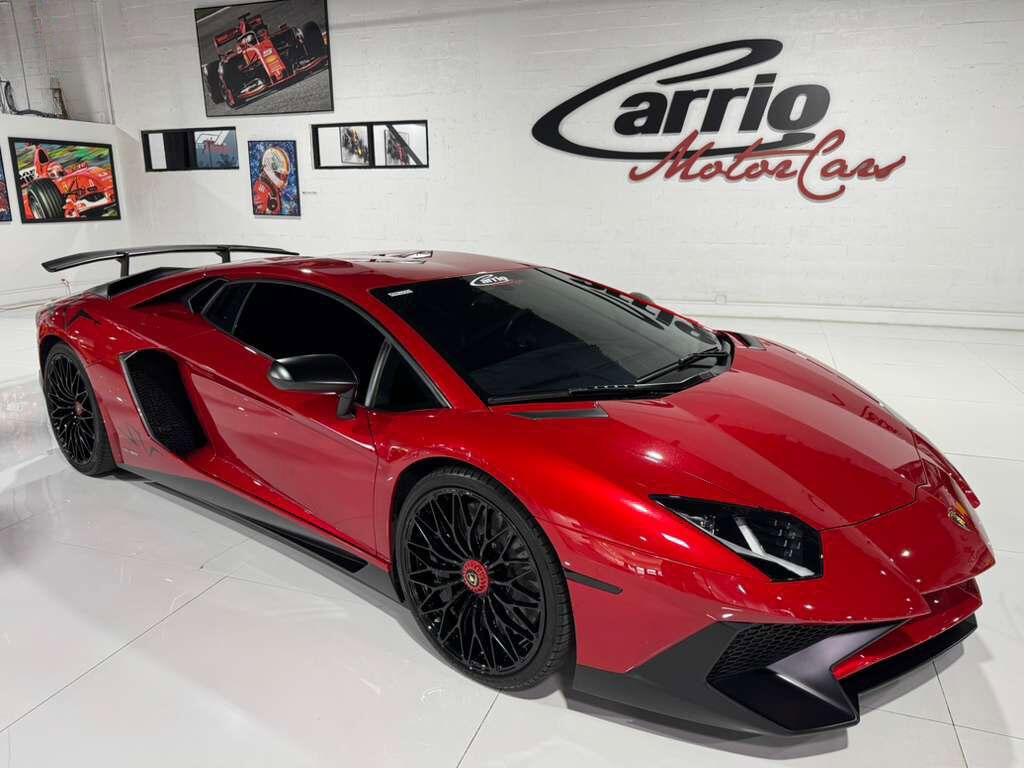 2017 Lamborghini Aventador Superveloce's photo