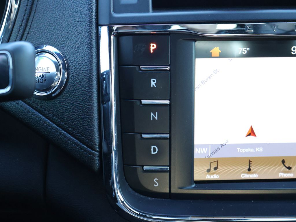 2017 Lincoln Continental Select