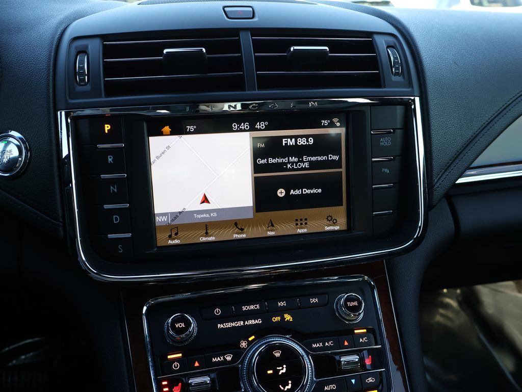 2017 Lincoln Continental Select