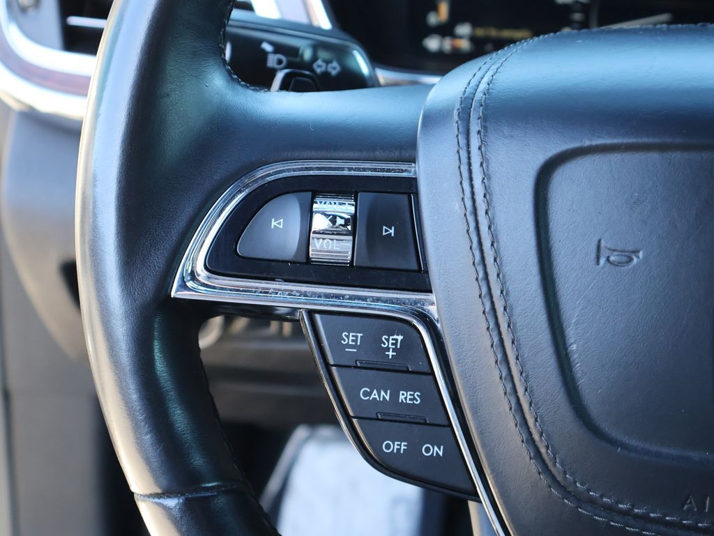 2017 Lincoln Continental Select