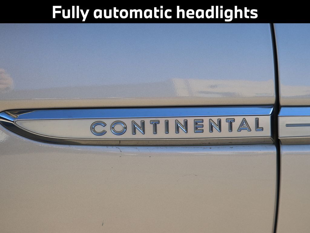 2017 Lincoln Continental Select