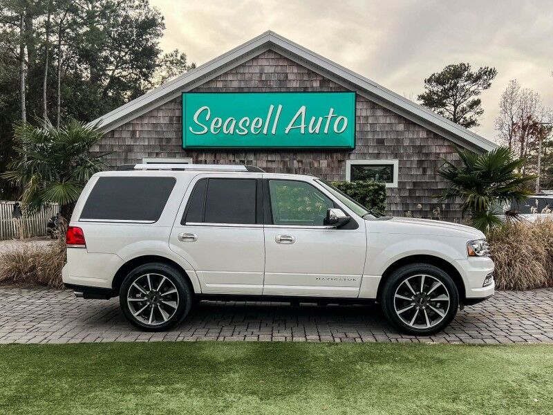 2017 Lincoln Navigator Reserve's photo