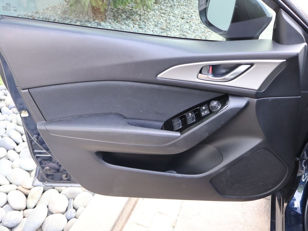 2017 MAZDA Mazda3 Sport