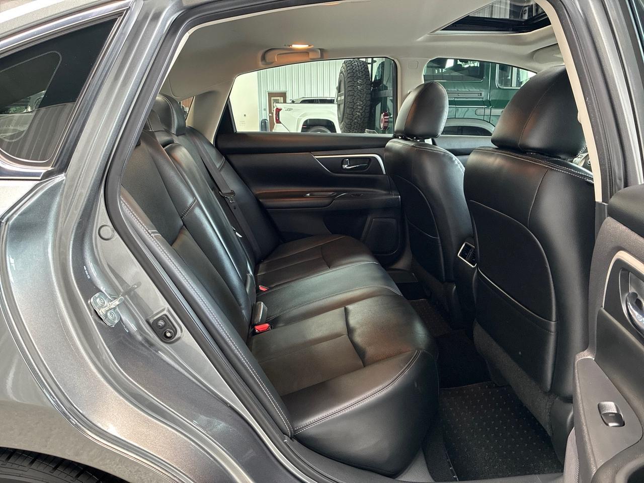 2017 Nissan Altima 2.5 SL, Technology Pkg, Moonroof Pkg, LED Fog Lights, Illuminated Kick Plates Houston TX 2017 Nissan Altima 2.5 SL, Technology Pkg, Moonroof Pkg, LED Fog Lights, Illuminated Kick Plates Houston TX