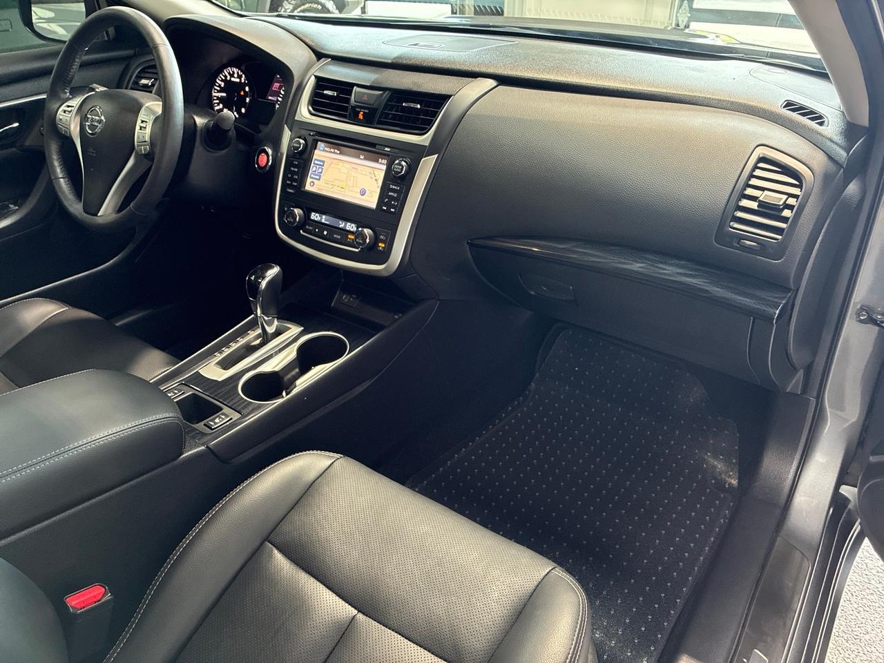 2017 Nissan Altima 2.5 SL, Technology Pkg, Moonroof Pkg, LED Fog Lights, Illuminated Kick Plates Houston TX 2017 Nissan Altima 2.5 SL, Technology Pkg, Moonroof Pkg, LED Fog Lights, Illuminated Kick Plates Houston TX