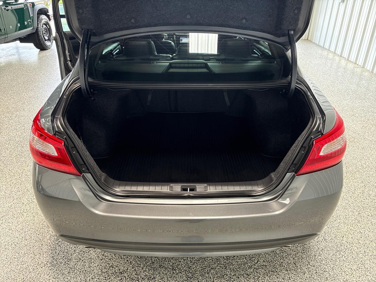 2017 Nissan Altima 2.5 SL, Technology Pkg, Moonroof Pkg, LED Fog Lights, Illuminated Kick Plates Houston TX 2017 Nissan Altima 2.5 SL, Technology Pkg, Moonroof Pkg, LED Fog Lights, Illuminated Kick Plates Houston TX
