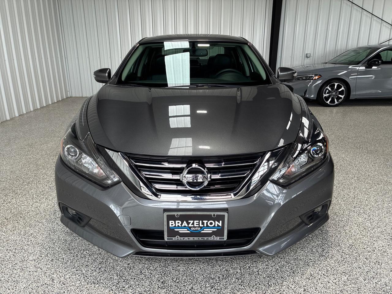 2017 Nissan Altima 2.5 SL, Technology Pkg, Moonroof Pkg, LED Fog Lights, Illuminated Kick Plates Houston TX 2017 Nissan Altima 2.5 SL, Technology Pkg, Moonroof Pkg, LED Fog Lights, Illuminated Kick Plates Houston TX