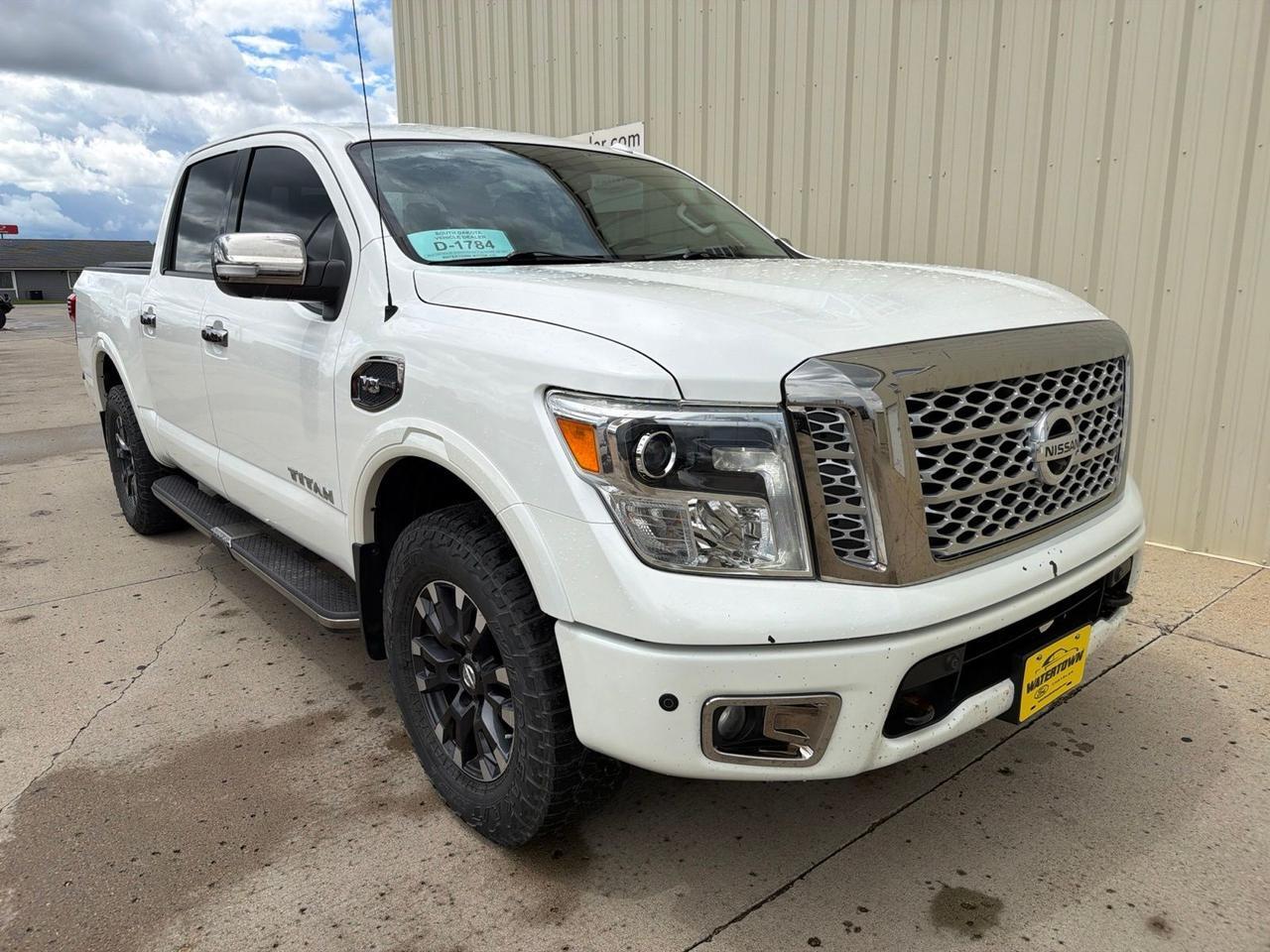 2017 Nissan Titan Platinum Reserve Watertown SD 2017 Nissan Titan Platinum Reserve Watertown SD