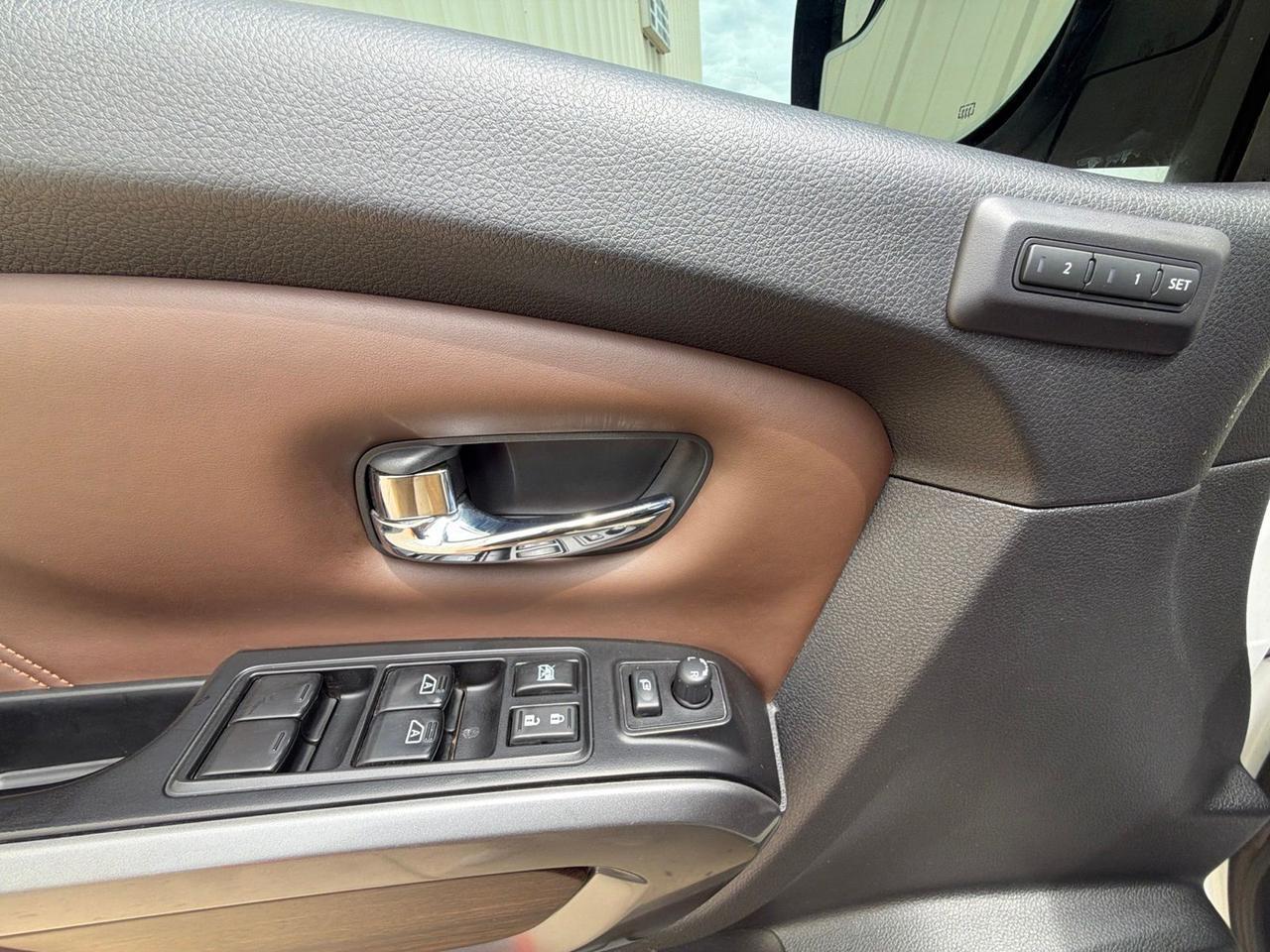 2017 Nissan Titan Platinum Reserve Watertown SD 2017 Nissan Titan Platinum Reserve Watertown SD