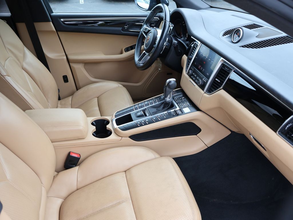 2017 Porsche Macan Base