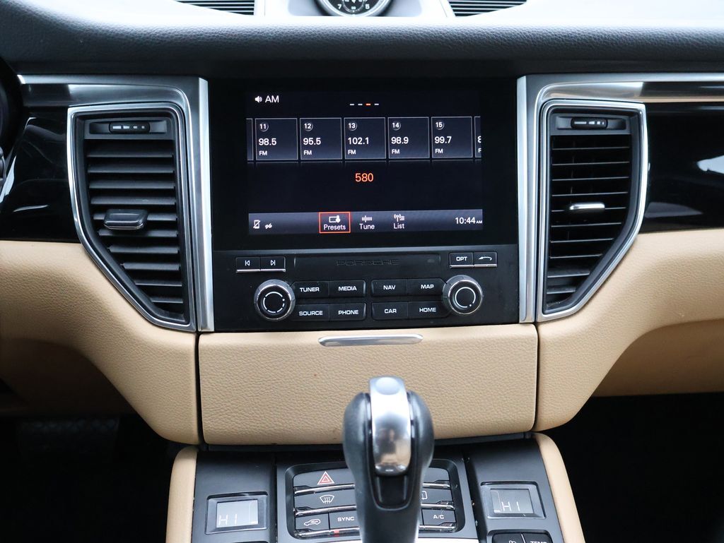 2017 Porsche Macan Base