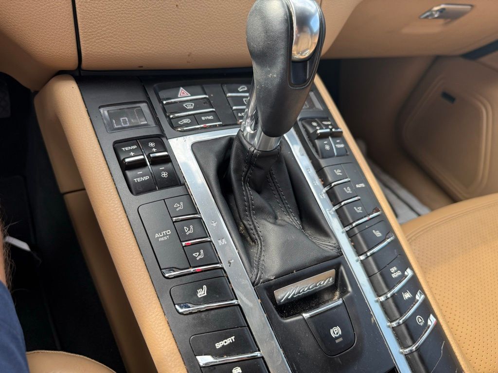 2017 Porsche Macan Base