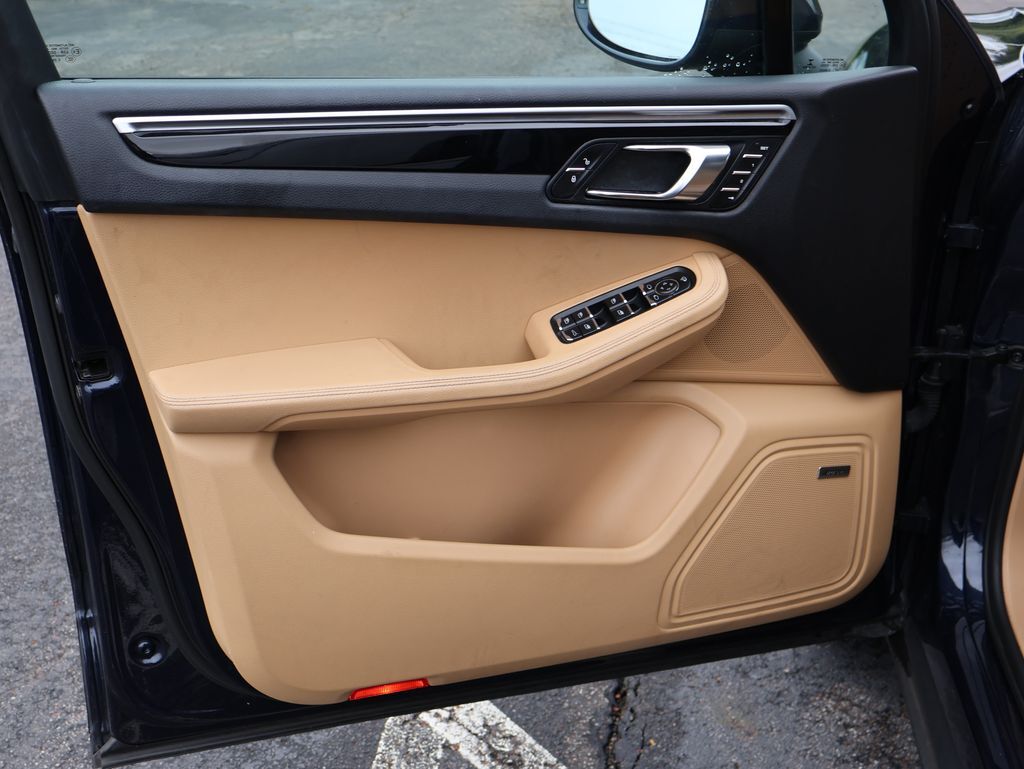 2017 Porsche Macan Base