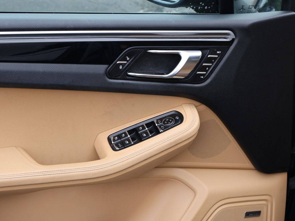 2017 Porsche Macan Base