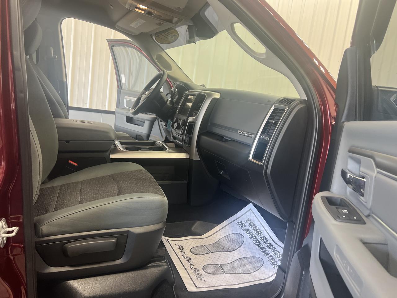 RAM2500 CREW CAB 4X429