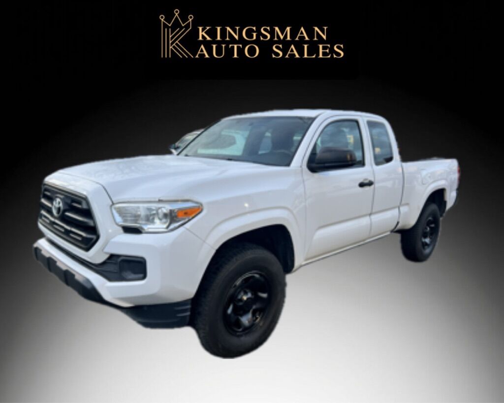 2017 Toyota Tacoma SR's photo