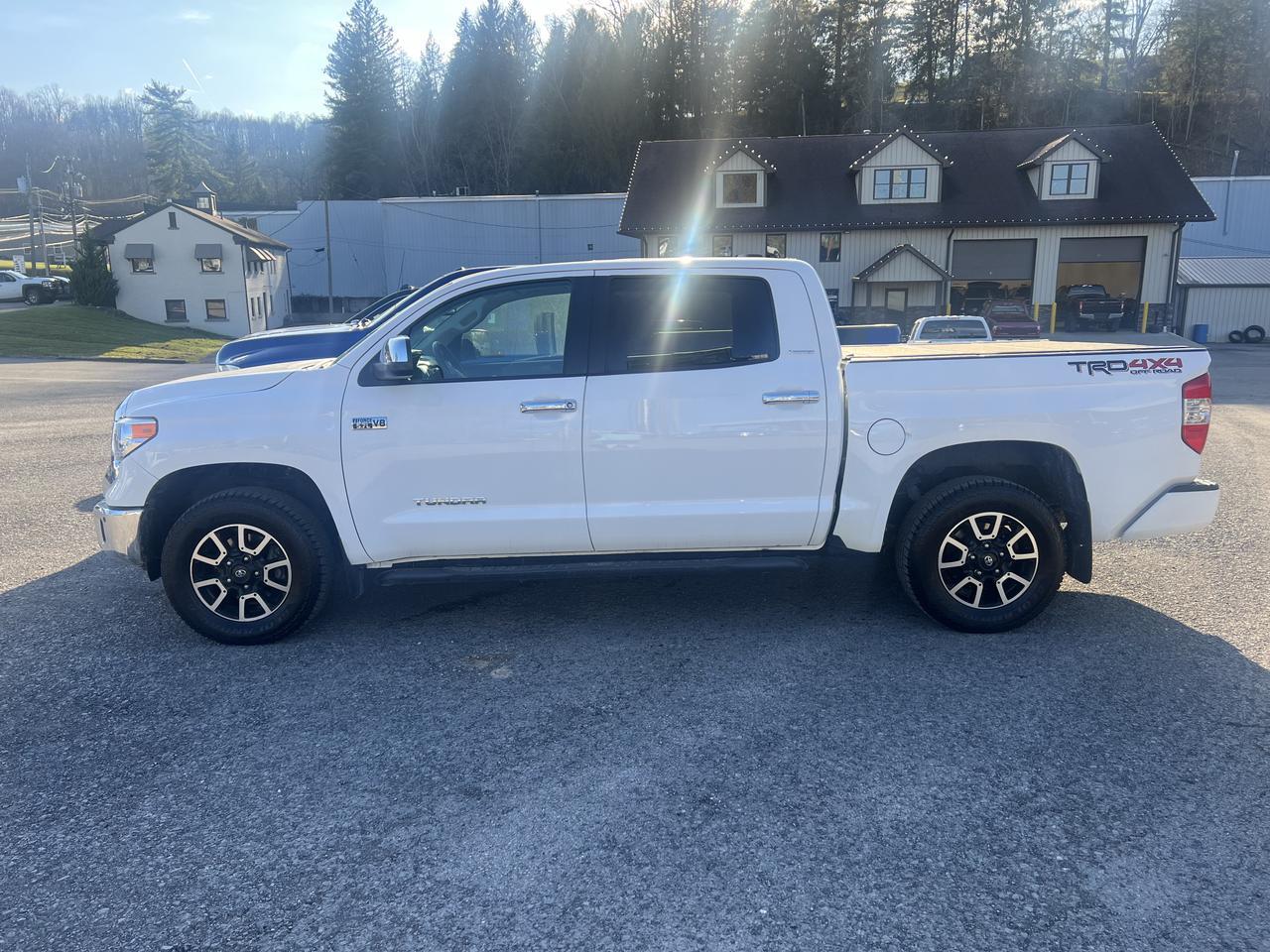TOYOTATUNDRA CREWMAX 4X44