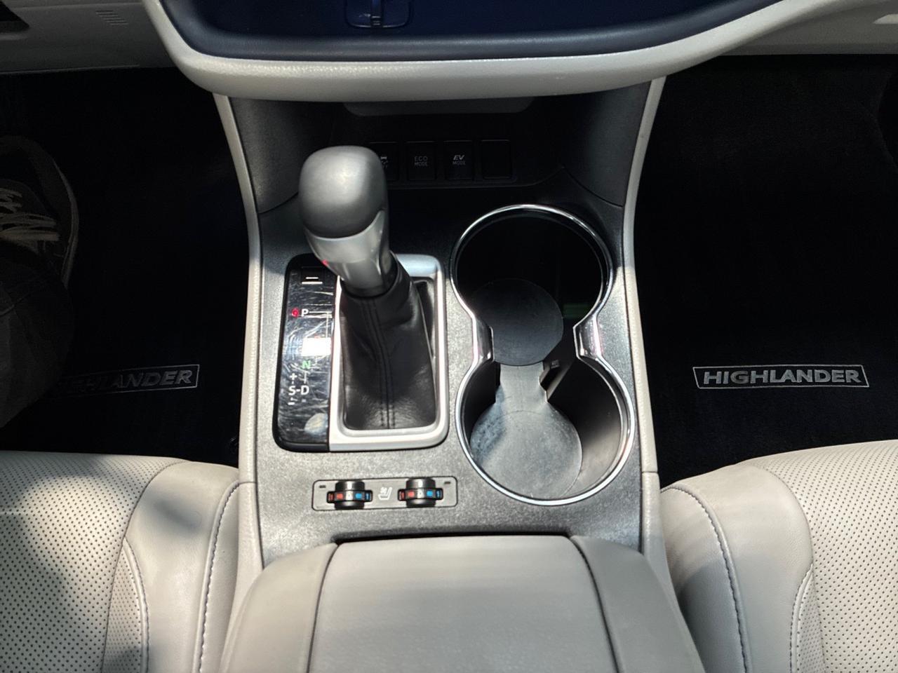 2017 Toyota Highlander Limited Hybrid, Buckets, Low Miles Houston TX 2017 Toyota Highlander Limited Hybrid, Buckets, Low Miles Houston TX