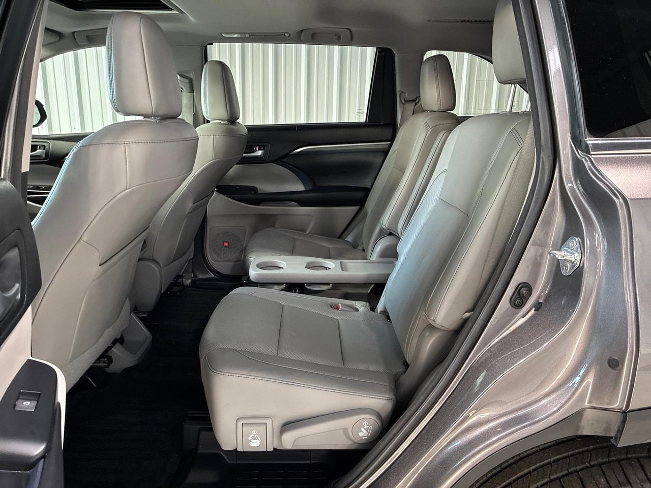 2017 Toyota Highlander Limited Hybrid, Buckets, Low Miles Houston TX 2017 Toyota Highlander Limited Hybrid, Buckets, Low Miles Houston TX