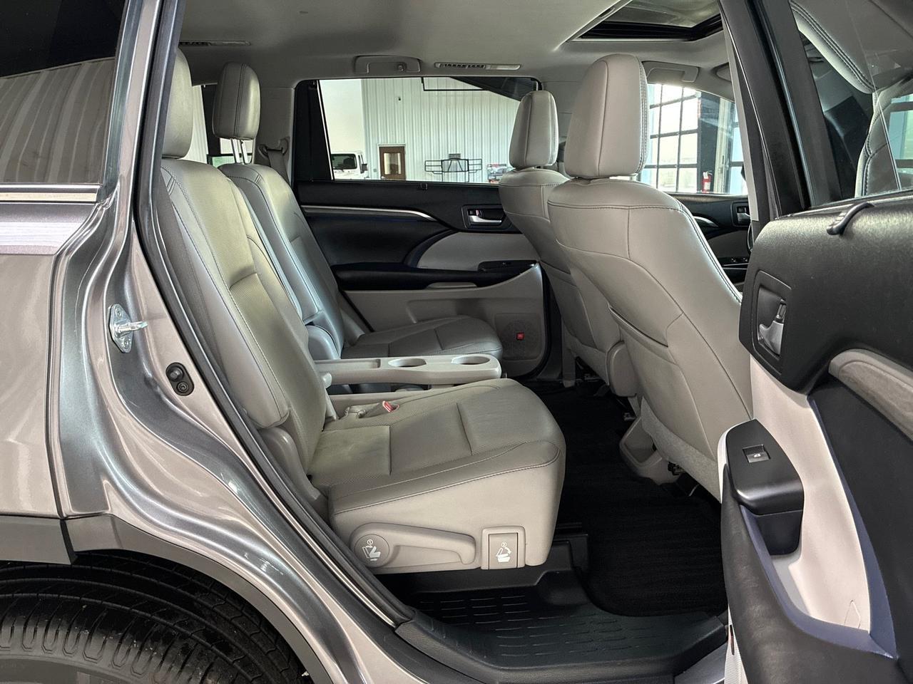 2017 Toyota Highlander Limited Hybrid, Buckets, Low Miles Houston TX 2017 Toyota Highlander Limited Hybrid, Buckets, Low Miles Houston TX