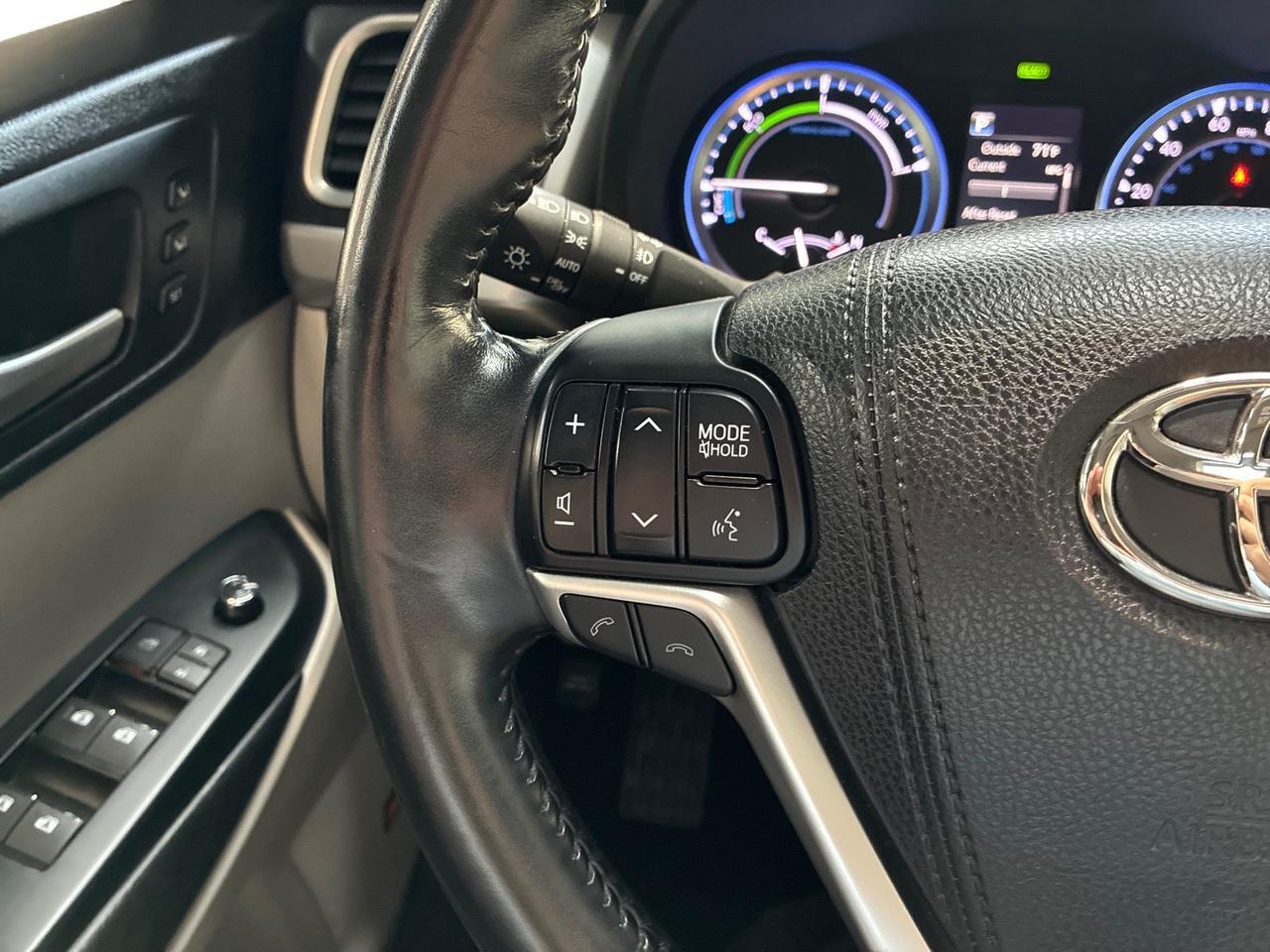 2017 Toyota Highlander Limited Hybrid, Buckets, Low Miles Houston TX 2017 Toyota Highlander Limited Hybrid, Buckets, Low Miles Houston TX